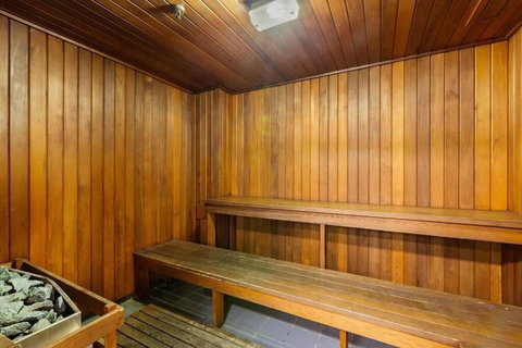 MAN54 -Manly Magic Waterfront Retreat With Gym & Sauna - Geraldton Accommodation 1
