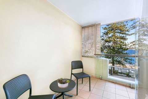 MAN54 -Manly Magic Waterfront Retreat With Gym & Sauna - Geraldton Accommodation 2