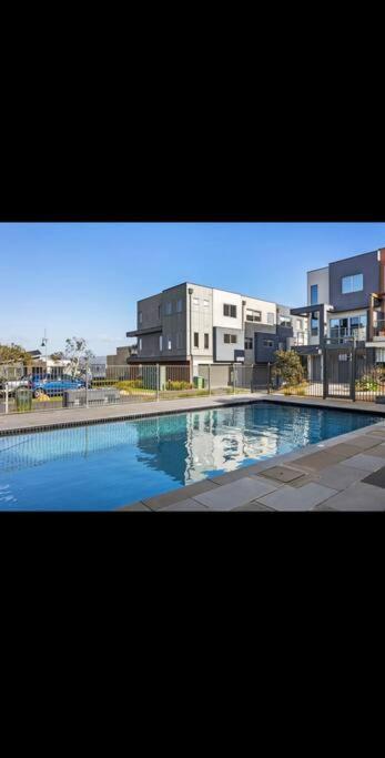 Martha Cove Family Retreat With Pool Access - Geraldton Accommodation 1