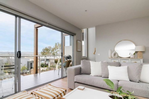 Martha Cove Family Retreat With Pool Access - Geraldton Accommodation 0