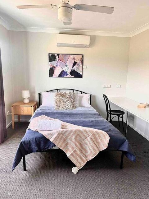 Maya Newcasle 6 Bedrooms Home - Geraldton Accommodation 0