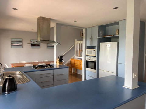 McCrae Treehouse - Geraldton Accommodation 1