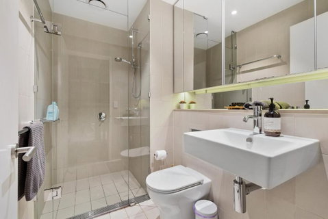 Melbourne Docklands Riverside Views - Geraldton Accommodation 2