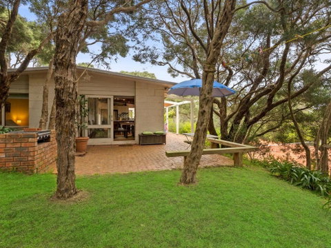 Merchant Of Tennis - Geraldton Accommodation 1