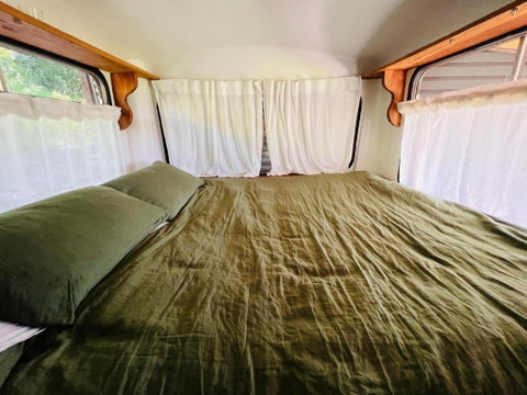 Mesa Bus - Deluxe Byron Hinterland Eco Stay - Geraldton Accommodation 3