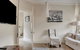 Mesmerising 3BR Home Cinema Room Spa Bath - thumb 3