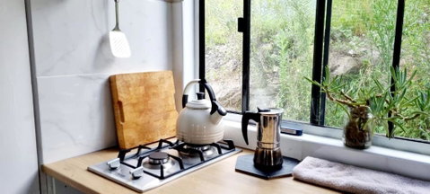 Micro Mansion With Big Deck And Views In Lovely Lithglow - Geraldton Accommodation 2