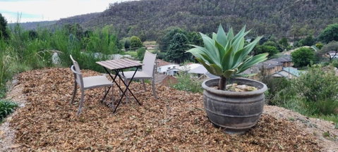 Micro Mansion With Big Deck And Views In Lovely Lithglow - Geraldton Accommodation 3