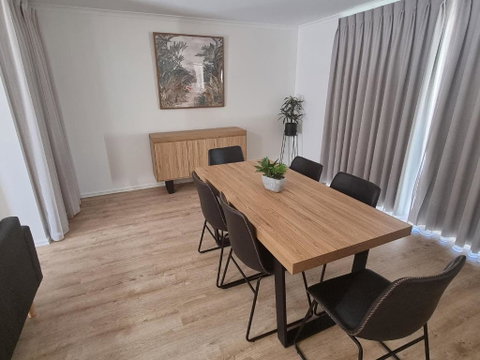 Mildura Holiday Homes - 15th Street - Geraldton Accommodation 1
