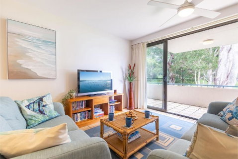 Mistral Court 2, 17 Mistral Close - Little Beach Water Views & Wifi - Geraldton Accommodation 3