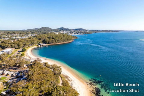 Mistral Court 2, 17 Mistral Close - Little Beach Water Views & Wifi - Geraldton Accommodation 2