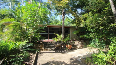 Moana Cottage, Stroll To Horseshoe Bay Beachfront - Geraldton Accommodation 1