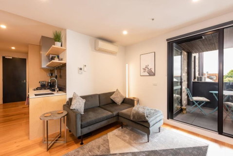 Modern 1 Bedroom Apartment In Brunswick East Near CBD - Geraldton Accommodation 1