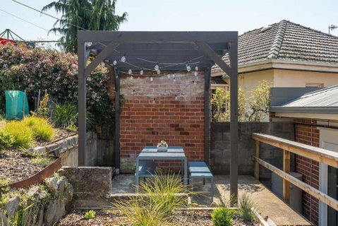 Modern 3-Bed Coastal Escape - Geraldton Accommodation 2