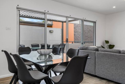 Modern City Living In The Heart Of Cooks Hill - Geraldton Accommodation 2
