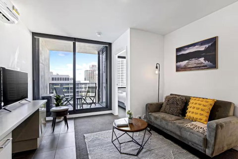 Modern One-bedroom Apt In The Heart Of Melbourne - Geraldton Accommodation 0