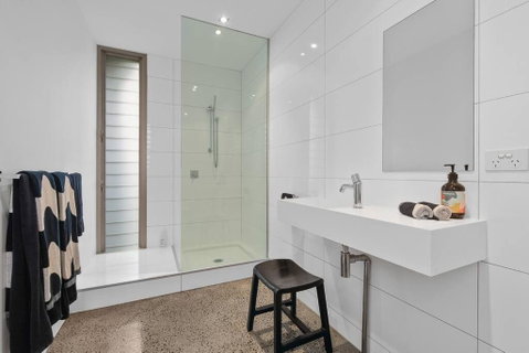 Modern Studio With Sweeping Views - Geraldton Accommodation 1