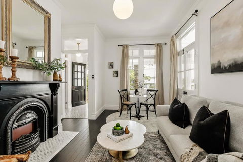 Narraweema Guesthouse - Historic Luxury BnB Retreat - Geraldton Accommodation 0