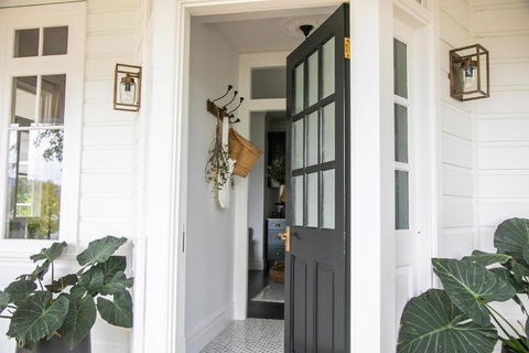 Narraweema Guesthouse - Historic Luxury BnB Retreat - Geraldton Accommodation 2