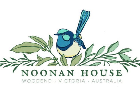 Noonan House, 5 Bedrooms. Hop & Skip To Town - Geraldton Accommodation 1
