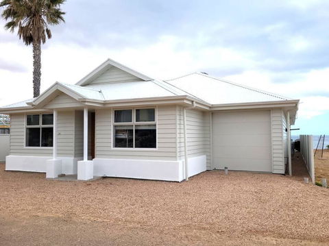 North Beach Hamptons - Geraldton Accommodation 1
