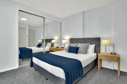 North Sydney Large Two Bedroom MIL2302 - Geraldton Accommodation 1