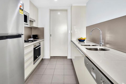 North Sydney Large Two Bedroom MIL2302 - Geraldton Accommodation 3
