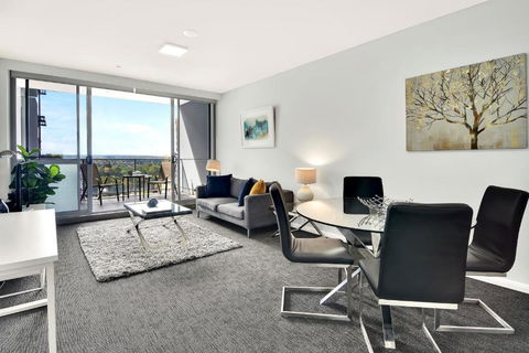 North Sydney Large Two Bedroom MIL2252402 - Geraldton Accommodation 1