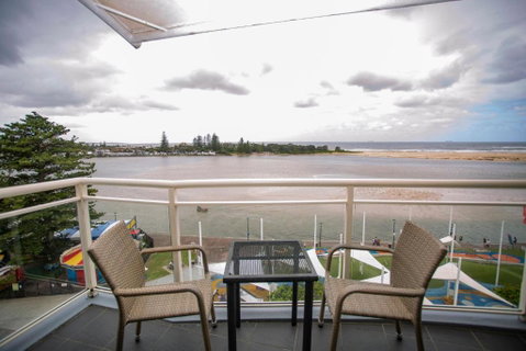 Oaks Waterfront Studio - Geraldton Accommodation 0