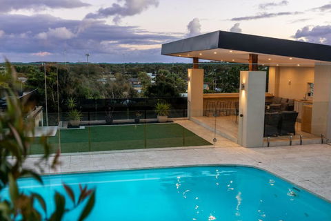 OASIS ON SUNSET - Tranquility Close To The Ocean - Geraldton Accommodation 1