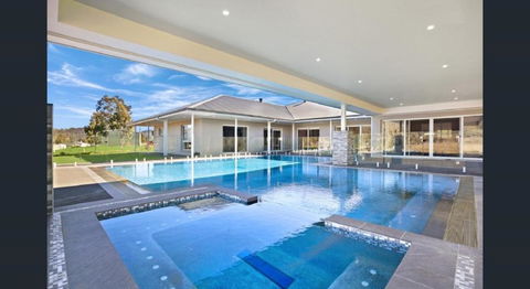 ON Keppies - BnB - Family Farm & Wedding Guest Accommodation Paterson NSW - Geraldton Accommodation 2