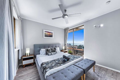OCEAN VIEWS 16 Pool & Spa Wi-FI - Geraldton Accommodation 1