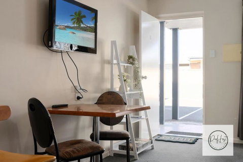 Oceanfront Oasis - Geraldton Accommodation 2