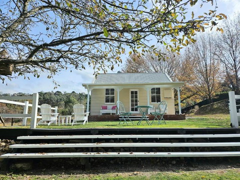 Old Oak Tree Cottage - Geraldton Accommodation 0