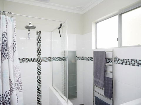 ONDINE, 4 Belmore Street - Geraldton Accommodation 1