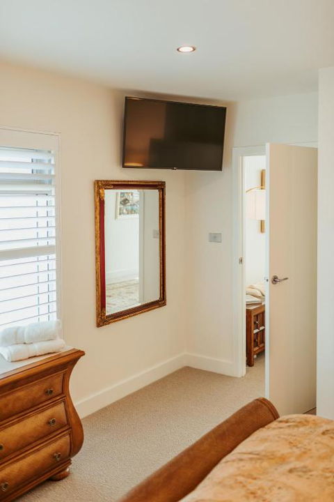 ONE Luxury Apartment - Geraldton Accommodation 3