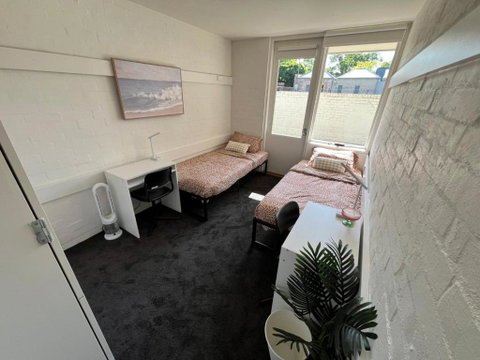 Ozi Village Cardigan - Geraldton Accommodation 1