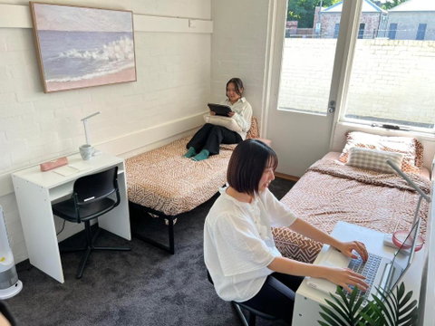 Ozi Village Cardigan - Geraldton Accommodation 0