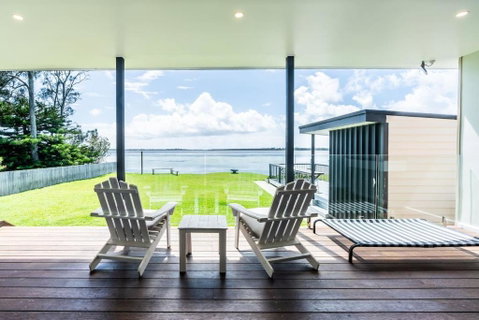 On The Corso - Sun-soaked Serenity With Lake Access - Geraldton Accommodation 0