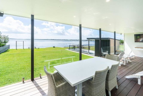 On The Corso - Sun-soaked Serenity With Lake Access - Geraldton Accommodation 2