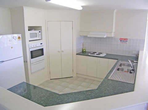 ORSO1O - Water View House - Geraldton Accommodation 2