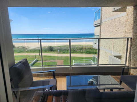 Pacific Surf Absolute Beachfront Apartments - Geraldton Accommodation 1