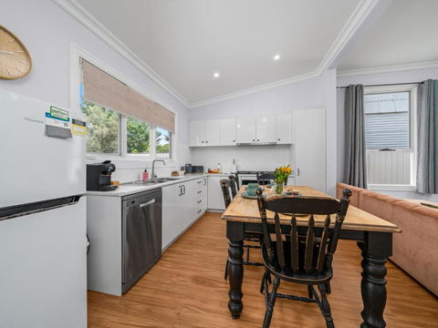 Palm Cottage - Geraldton Accommodation 2