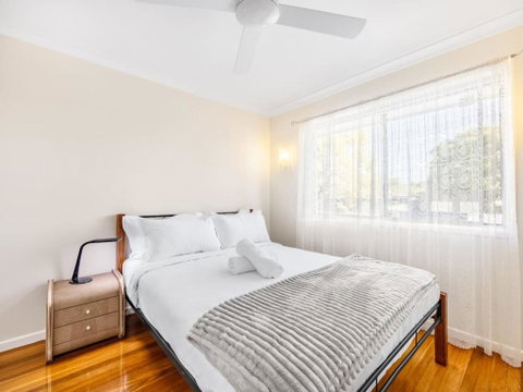 Peaceful 3BR Comfy Unit Sunnybank Near Everything - Geraldton Accommodation 0