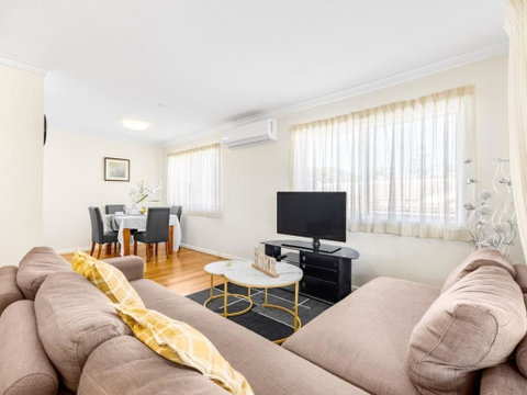 Peaceful 3BR Comfy Unit Sunnybank Near Everything - Geraldton Accommodation 2