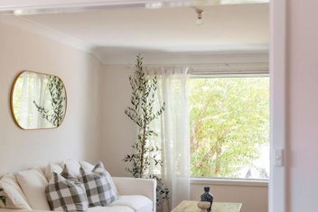 Pet Friendly Family Home In Bluff Point with Geraldton Accommodation