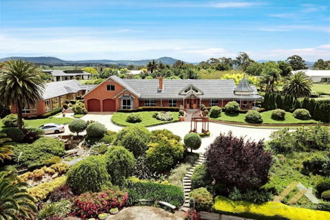 Perfect Entertainer-s Home With Pool - Geraldton Accommodation 0