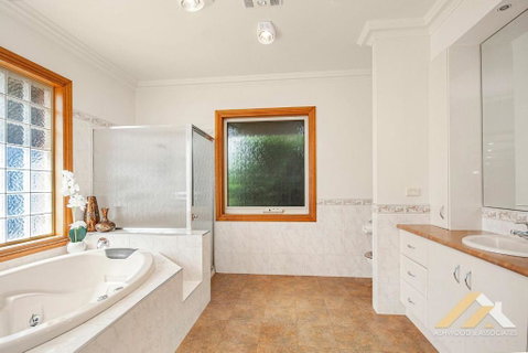 Perfect Entertainer-s Home With Pool - Geraldton Accommodation 2