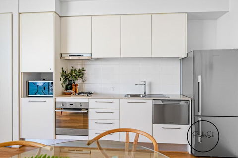 Perfect Penthouse - WiFi Included - Geraldton Accommodation 3