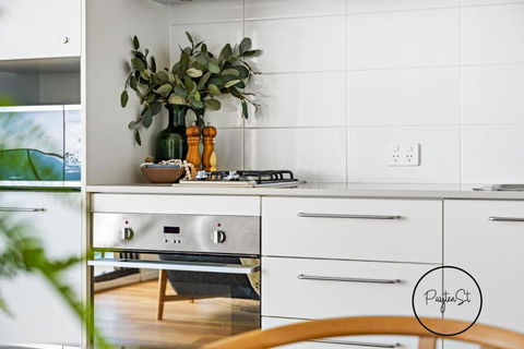 Perfect Penthouse - WiFi Included - Geraldton Accommodation 2